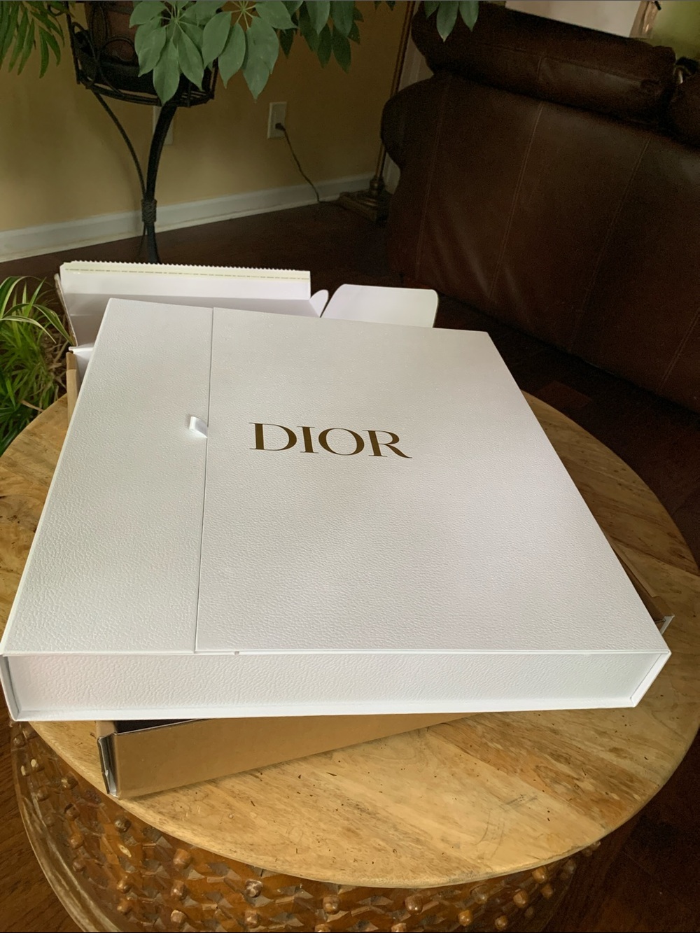 DIOR Gift Box - Large - Picture 7 of 9
